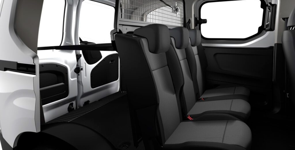 Citroen-Berlingo-Talla-M-BlueHDi-100-SS-YOU-interior-perfil-1.jpg