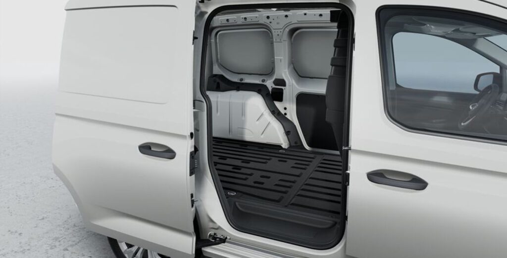 VOLKSWAGEN-Caddy-Cargo-PHEV-1.5-TSI-eHybrid-puerta.jpg