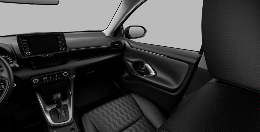 MAZDA-2-Hybrid-Essence-interior-delantera-2