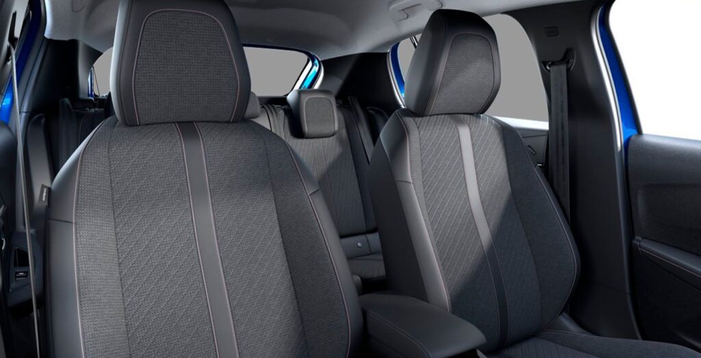 PEUGEOT-208-ALLURE-PURETECH-100-interior-asientos