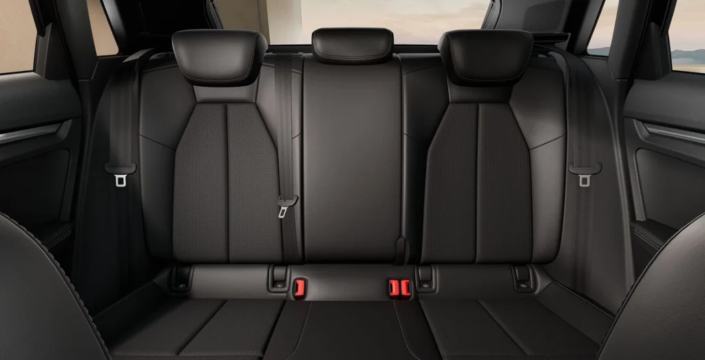 AUDI-A3-Sportback-S-Line-40-TFSI-e-150kW-S-Tron-interior-trasera.webp