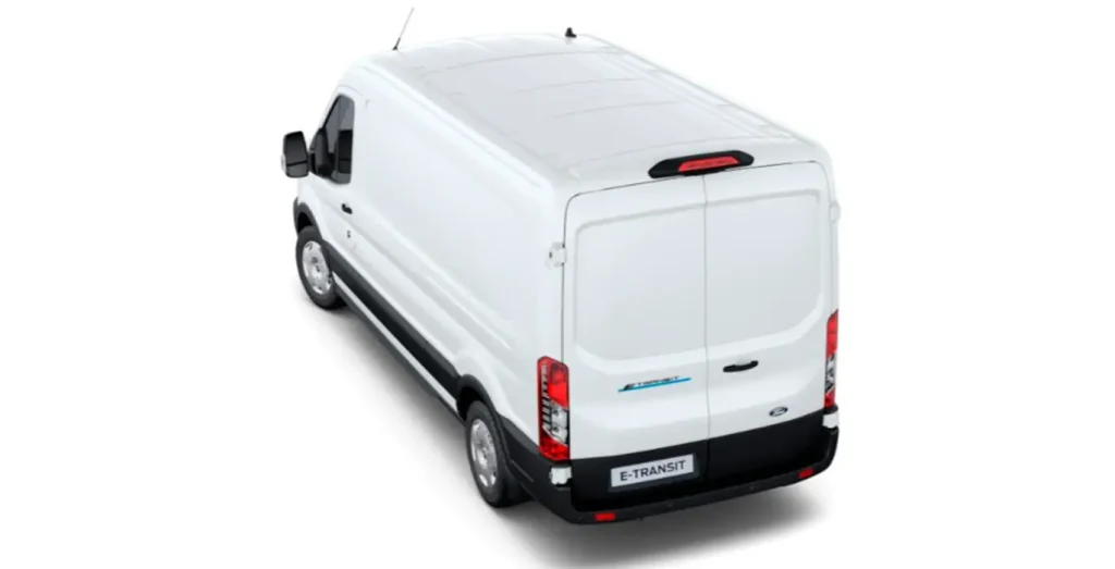 Ford-Transit-Van-350-L3-BEV-Trend-184cv-RWD-exterior-trasera.webp