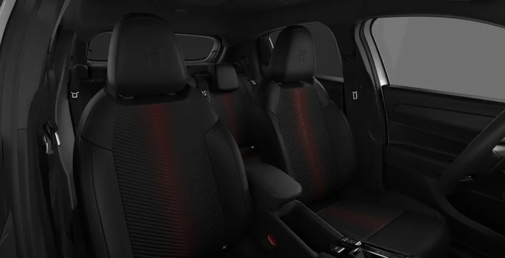 ALFA-ROMEO-Junior-Ibrida-Speciale-interior-delantera-II