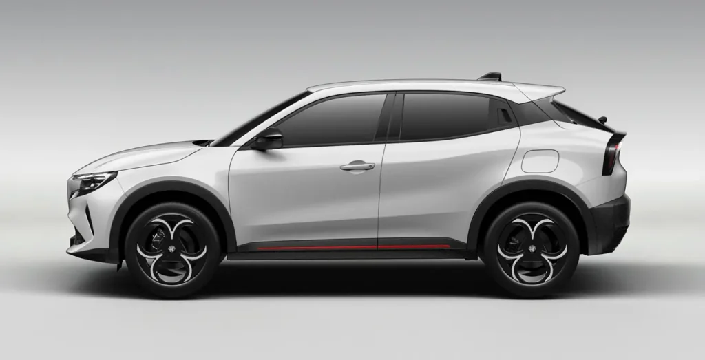 ALFA-ROMEO-Junior-Ibrida-Speciale-lateral