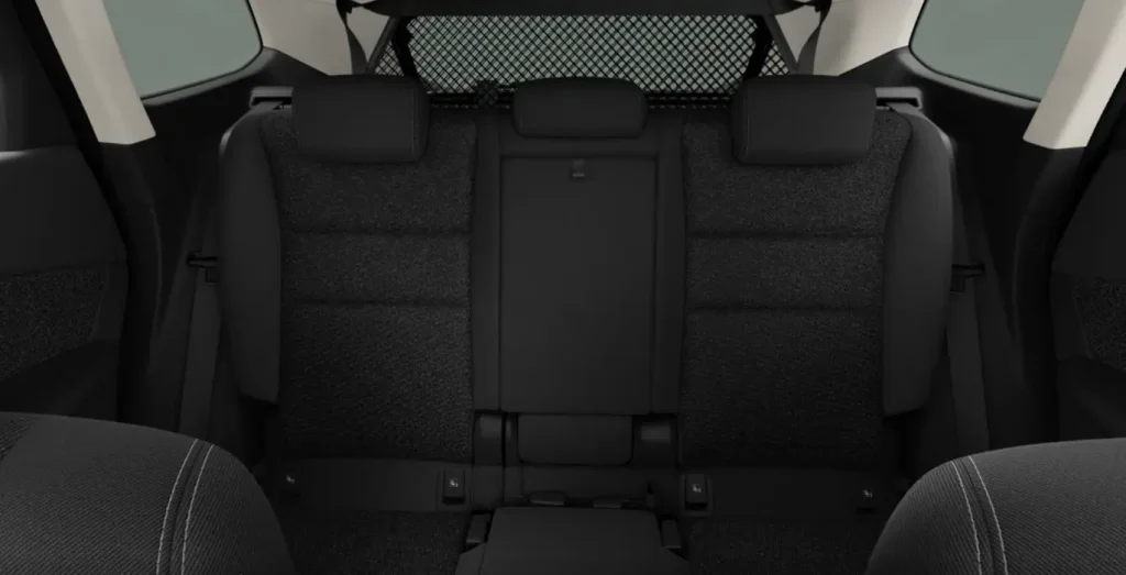 BMW-X1-sDrive-20i-interior-trasera