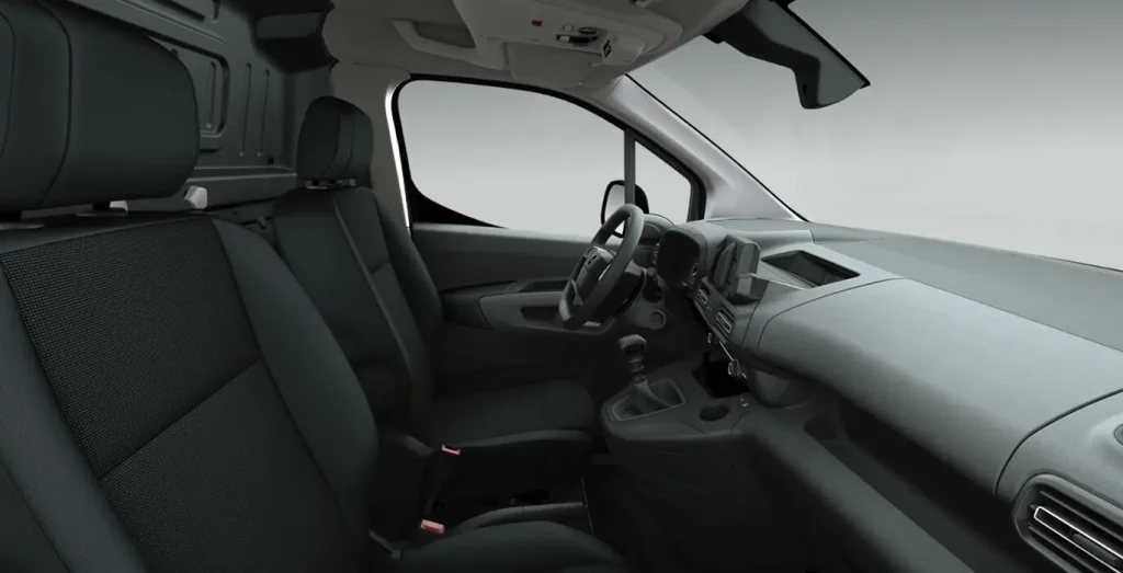 OPEL-Combo-Cargo-L-650kg-1.5-SS-interior-delantera-II