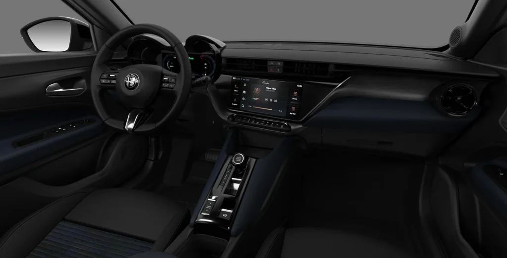 ALFA-ROMEO-Junior-Ibrida-1.2-Core-108kW-eDCT6-interior-delantera.webp