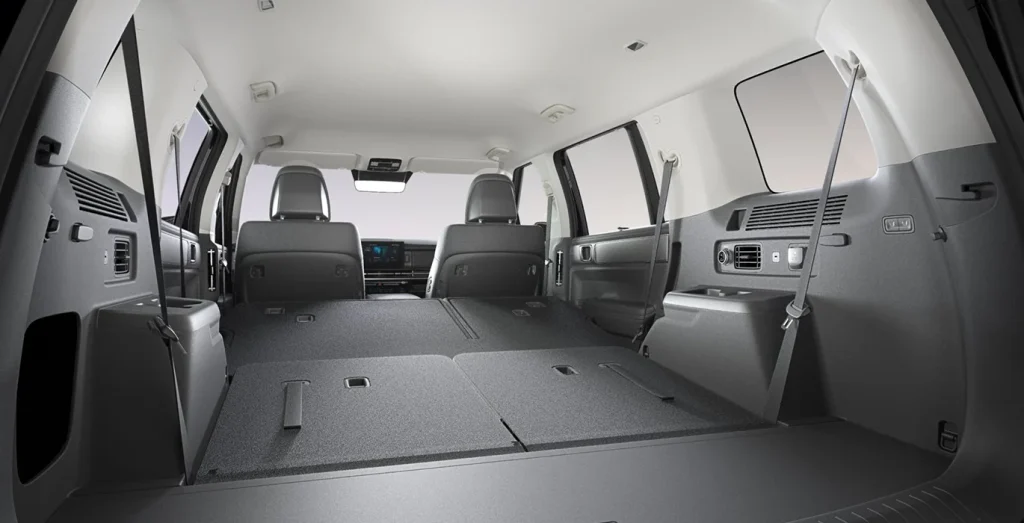 Hyundai-Santa-Fe-Maxx-1.6-T-GDI-HEV-215CV-4x4-6AT-interior-trasera-II.webp
