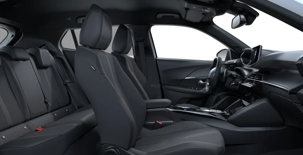PEUGEOT-2008-Allure-Hybrid-145-eDCS6-interior-trasera.webp