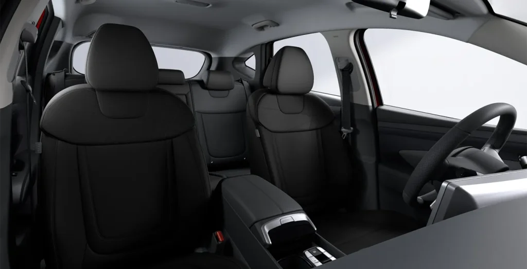 Hyundai-Tucson-FL-1.6T-160CV-48V-Maxx-interior-trasera.webp