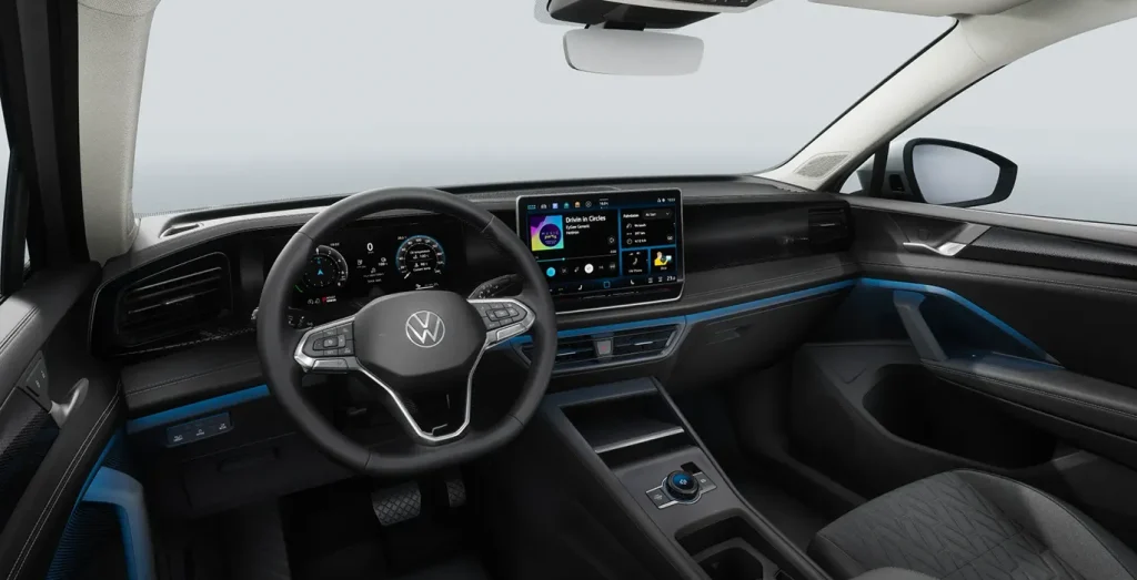 Volkswagen-Tiguan-Mas-1.5-TSI-eHybrid-150kW-204CV-DSG-interior-delantera.webp