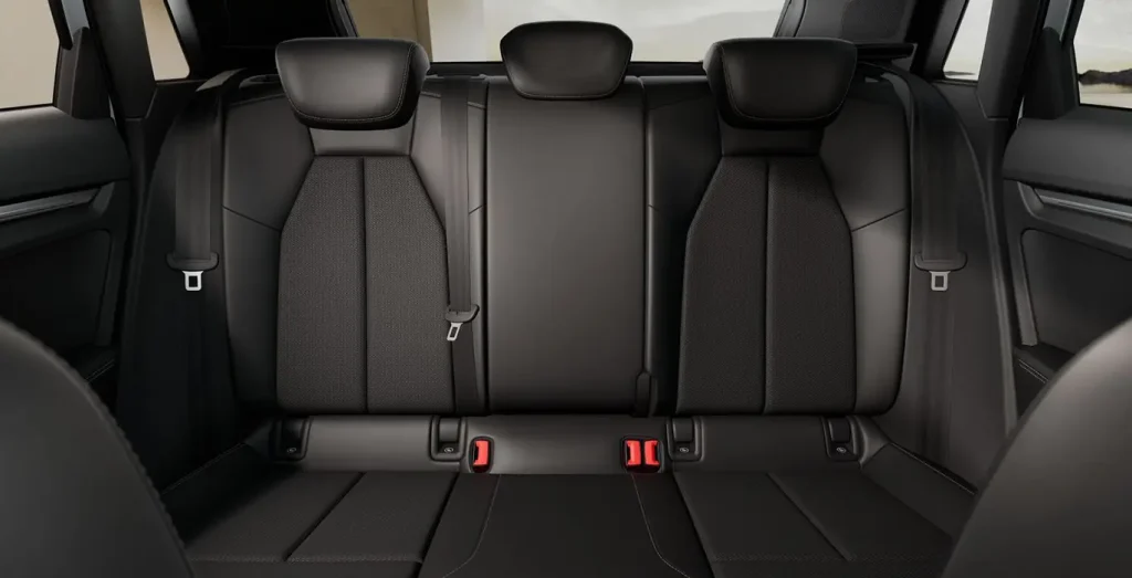 AUDI-A3-Sportback-S-Line-TFSIe-150kW-S-Tronic-interior-trasera.webp