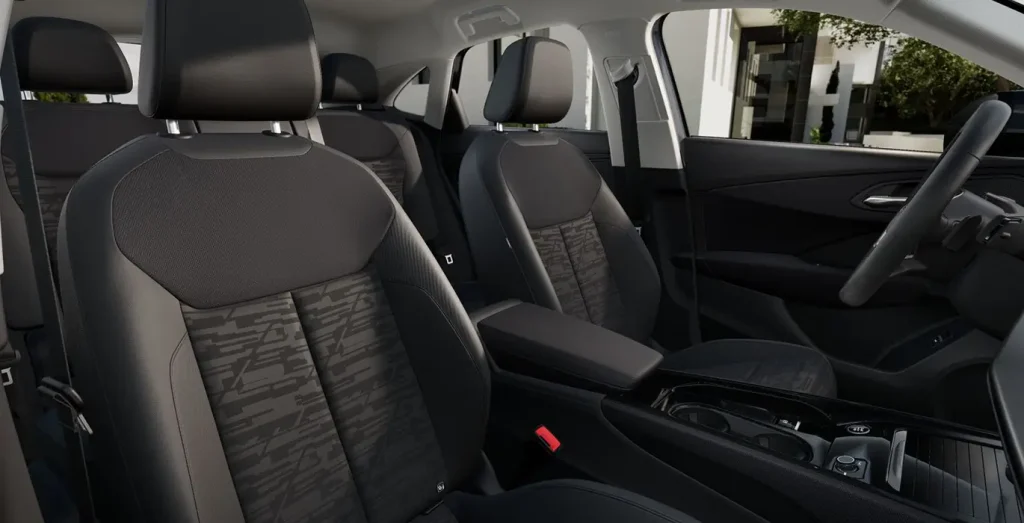 Audi-Q3-Sportback-Advanced-TFSI-110kW-S-Tronic-interior-delantera-II.webp