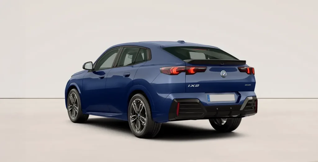 BMW-ix2-eDrive20-azul-trasera.webp
