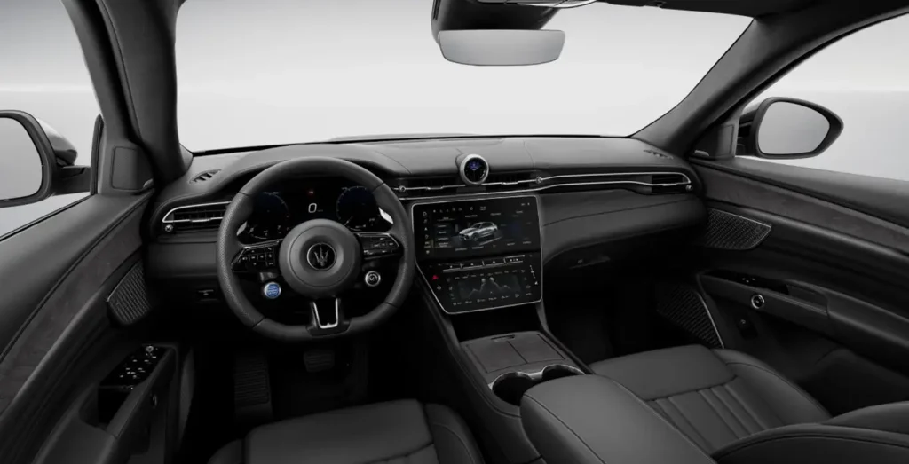 MASERATI-Grecale-L4-MHEV-300CV-AWD-interior-delantera.webp