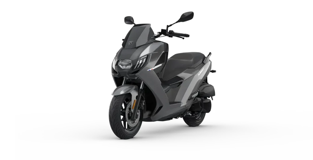 Renting PEUGEOT PULSION 125 EVO