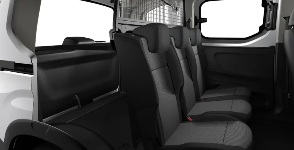 PEUGEOT-RIFTER-ACTIVE-BUSINESS-STANDARD-BHDI-100-MANUAL-interior-trasera.webp