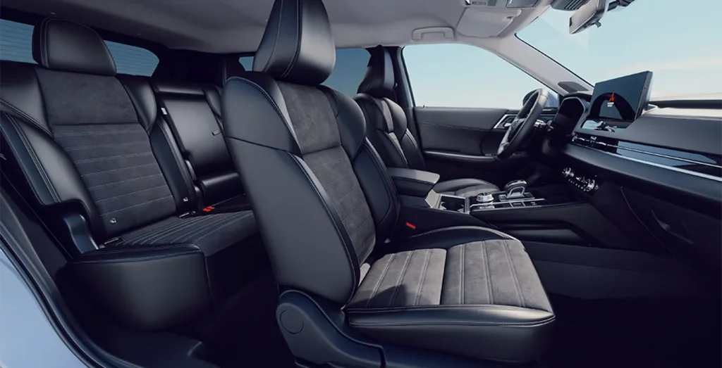 Mitsubishi-Outlander-PHEV-Kaiteki-4WD-306CV-interior-delantera.webp