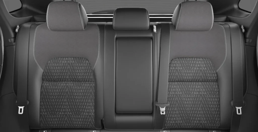 Nissan-Qashqai-5P-DIG-T-103kW-N-Connecta-interior-trasera.webp