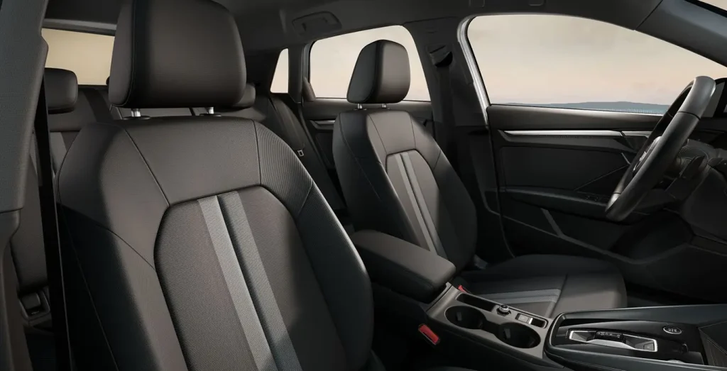 AUDI-A3-Sportback-Advanced-35-TFSI-S-Tronic-interior-delantera-II.webp
