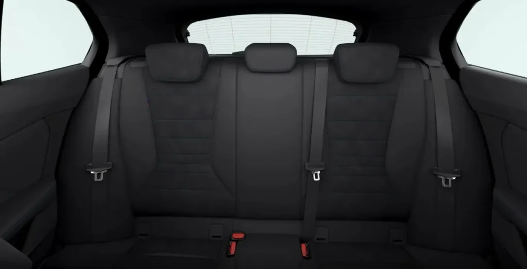 BMW-Serie-1-118d-interior-trasera.webp