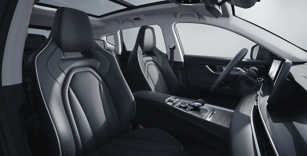 EBRO-s700-1.5-TGDI-PHEV-1DHT-2WD-Luxury-interior-delantera-II.webp