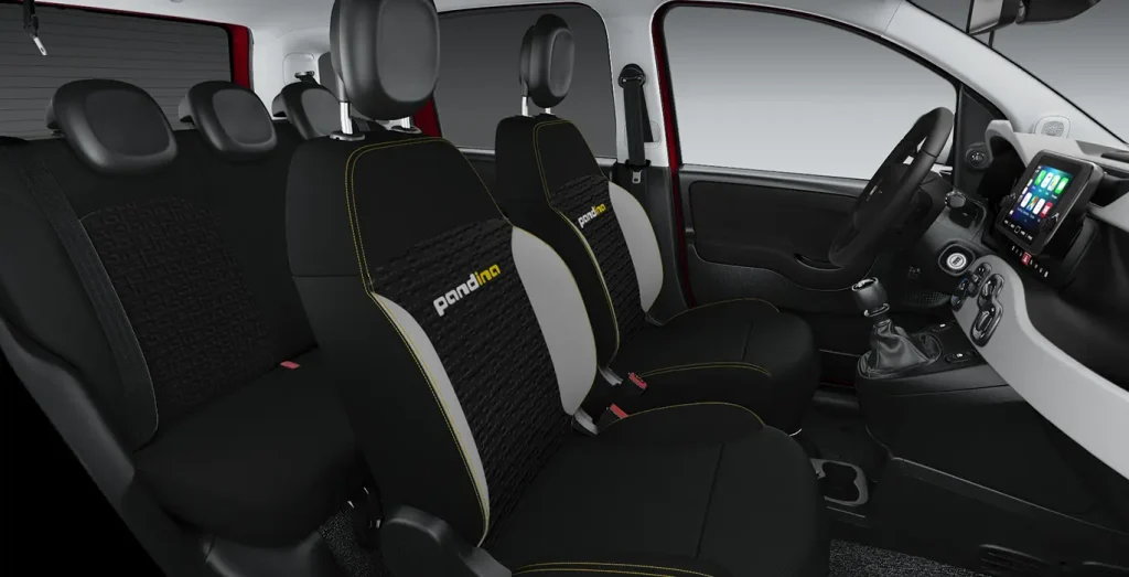 FIAT-Panda-Pandina-1.0-Hybrid-51kW-interior-trasera.webp