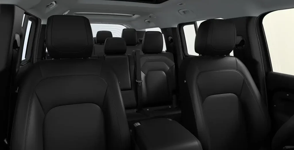 Land-Rover-Defender-3.0D-I6-250S-MHEV-interior-delantera-II.webp