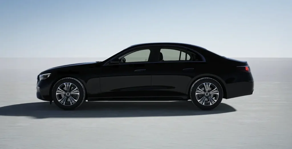 Mercedes-Benz-Clase-E-200-lateral.webp