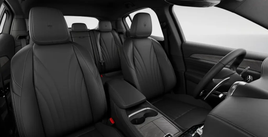 MASERATI-Grecale-L4-MHEV-AWD-interior-delantera-II